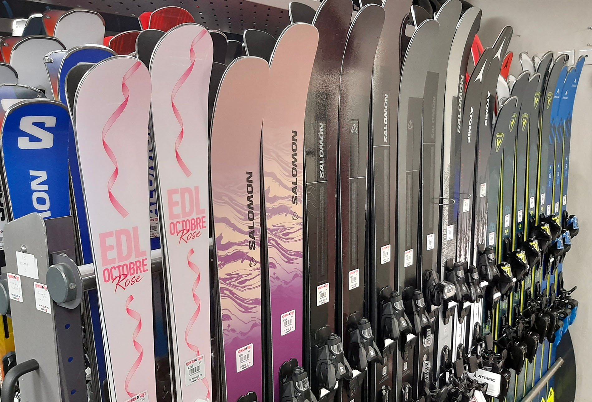Mountain Story vous propose les skis Edl, Salomon, Atomic, Rossignol...